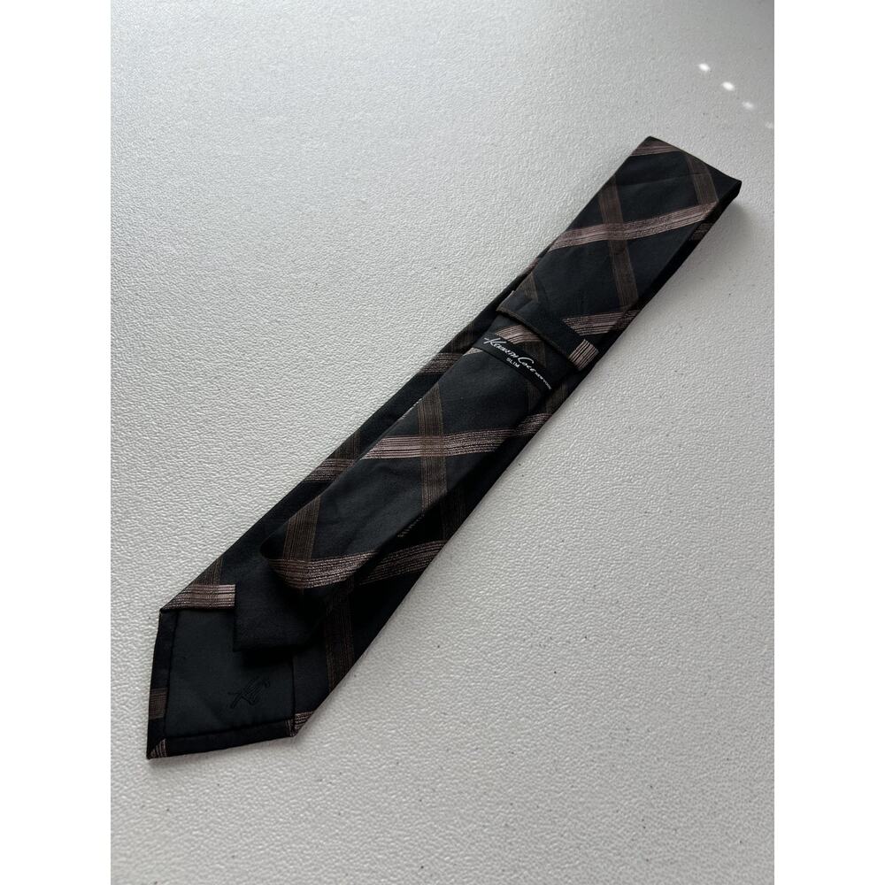 Kenneth Cole New York Black and Brown Striped Pattern 100% Silk Designer Tie - Picture 4 of 7